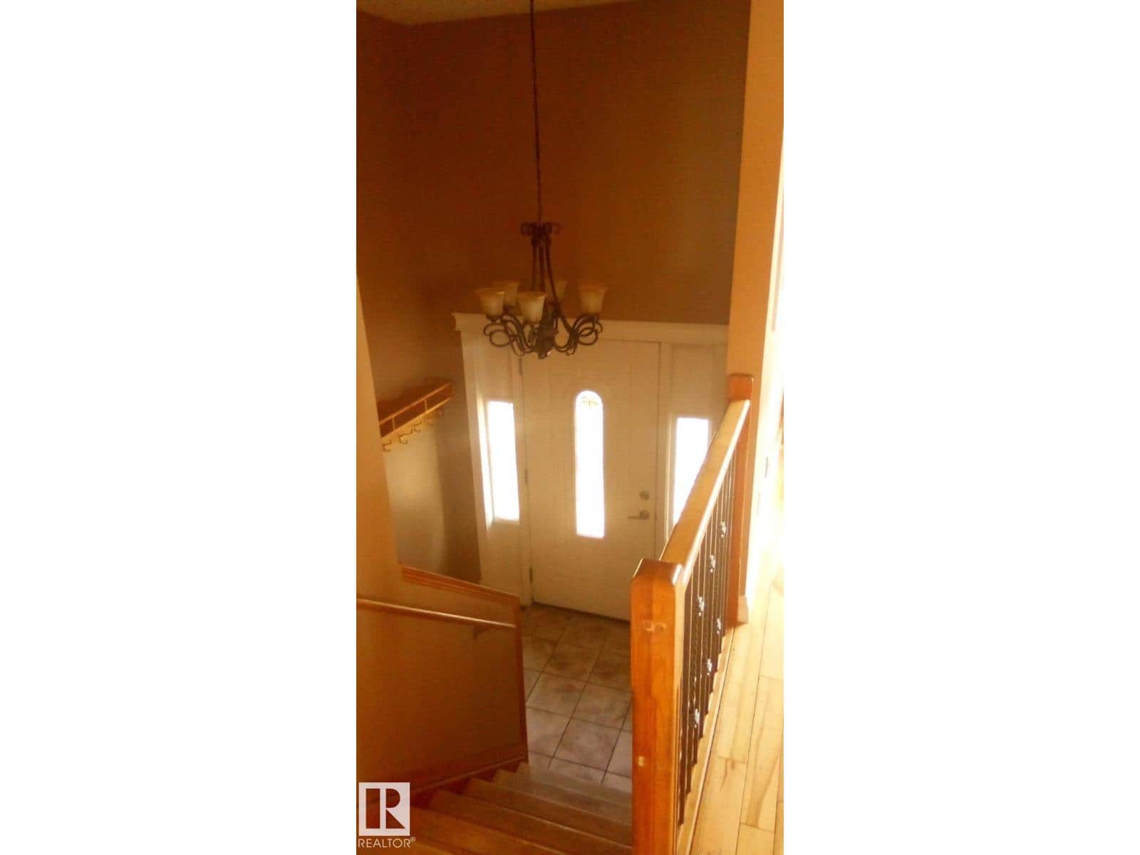 3428 143 AV NW - Photo 5 of 15, Edmonton, Alberta