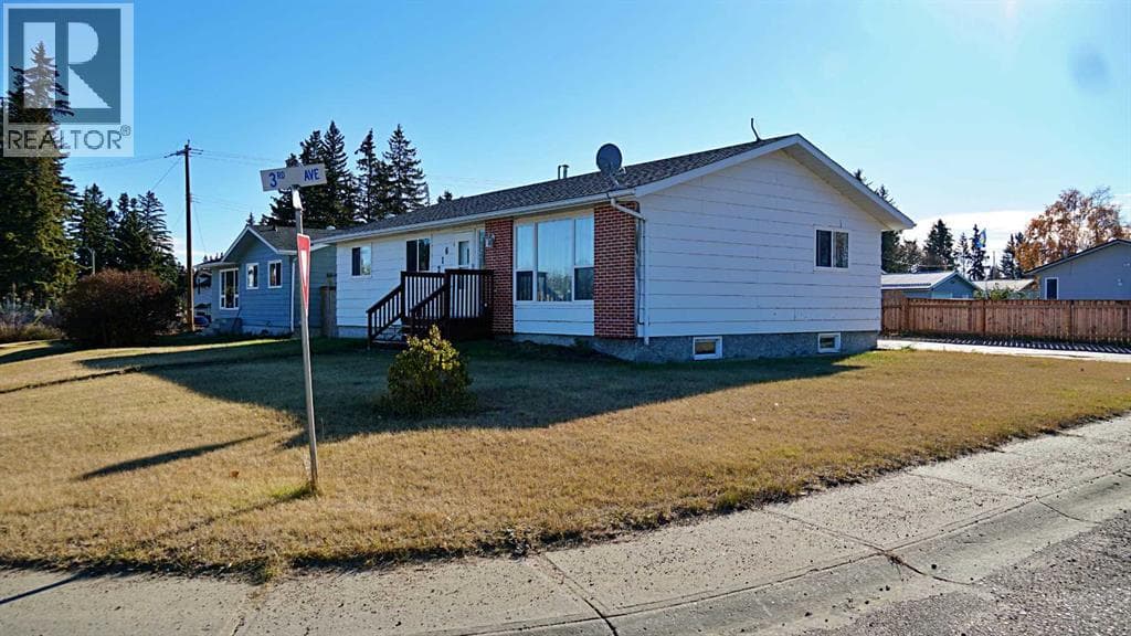 216 Third Avenue N — Marwayne, Alberta - Main photo