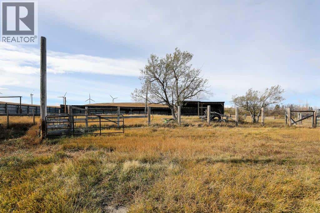 1411 Twp Rd 7-3 Road — Rural Pincher Creek No. 9, M.D. of, Alberta - Photo 5 of 41