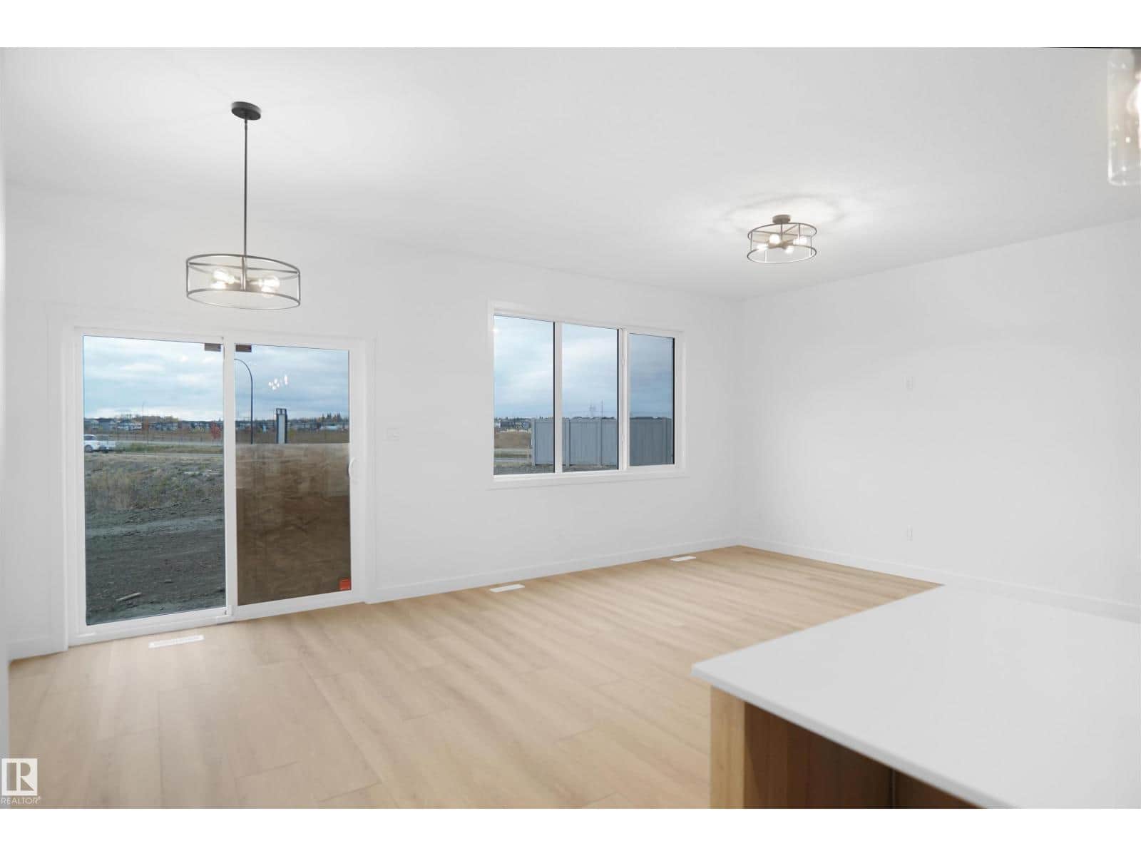 19446 22A AV NW - Photo 5 of 26, Edmonton, Alberta