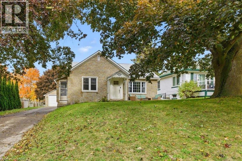 98 ALBERT Street E — Plattsville, Ontario - Photo 2 of 47