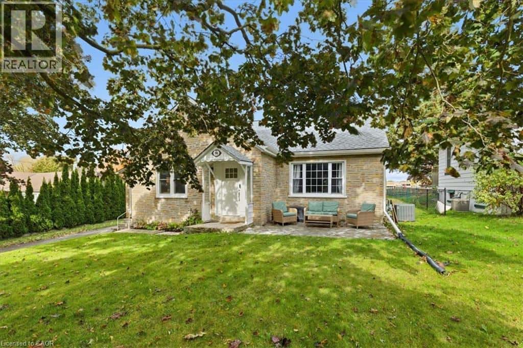 98 ALBERT Street E — Plattsville, Ontario - Photo 3 of 47