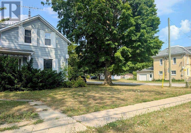 431 COOMBS STREET — North Huron (Blyth), Ontario - Photo 4 of 34