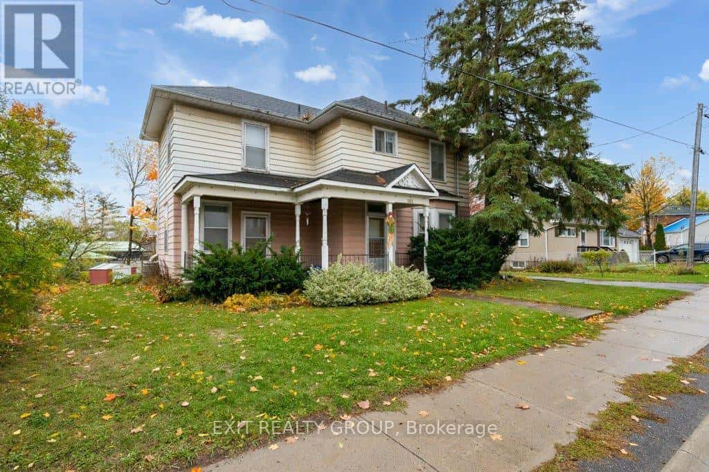 101 RIVER STREET E — Tweed (Tweed (Village)), Ontario - Photo 2 of 41