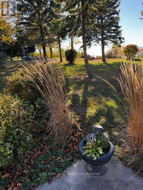 72163 LAKESHORE DRIVE N — Bluewater (Hay), Ontario - Photo 3 of 6