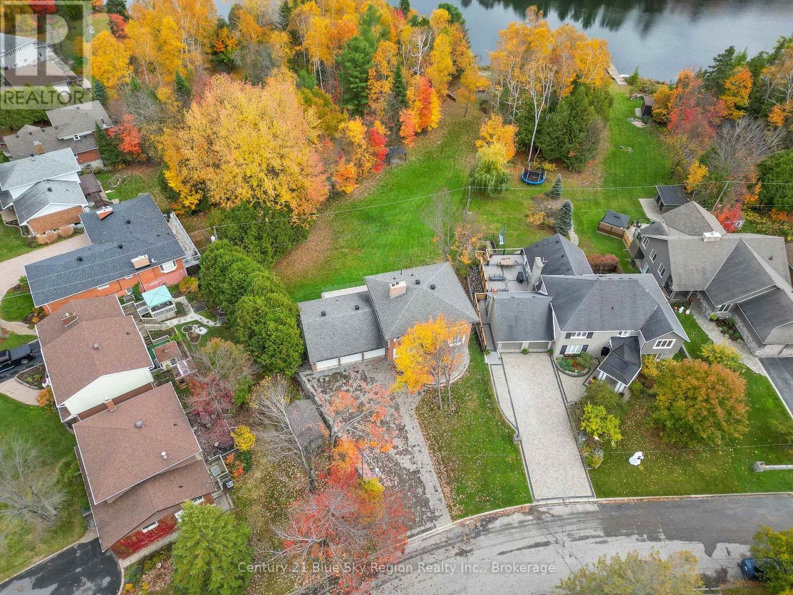 614 GUINEVERE COURT — North Bay (Birchaven), Ontario - Main photo