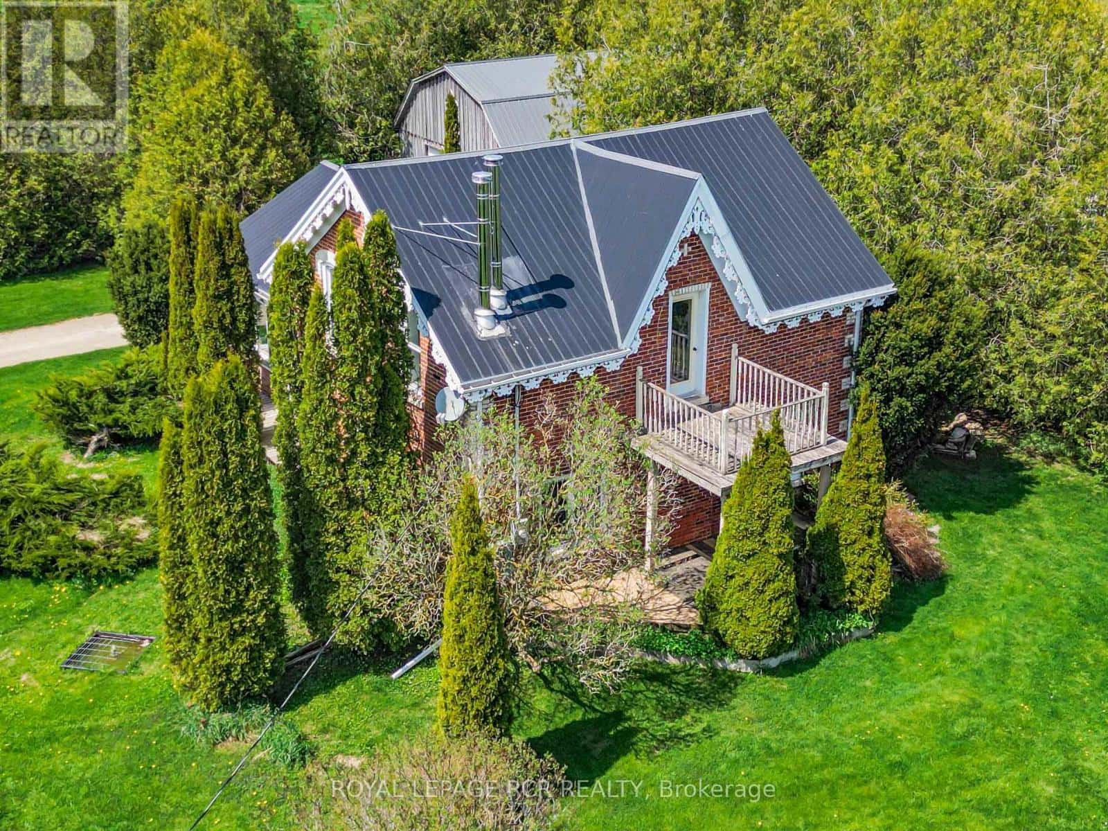 071533 10TH LINE — East Garafraxa, Ontario - Photo 2 of 49