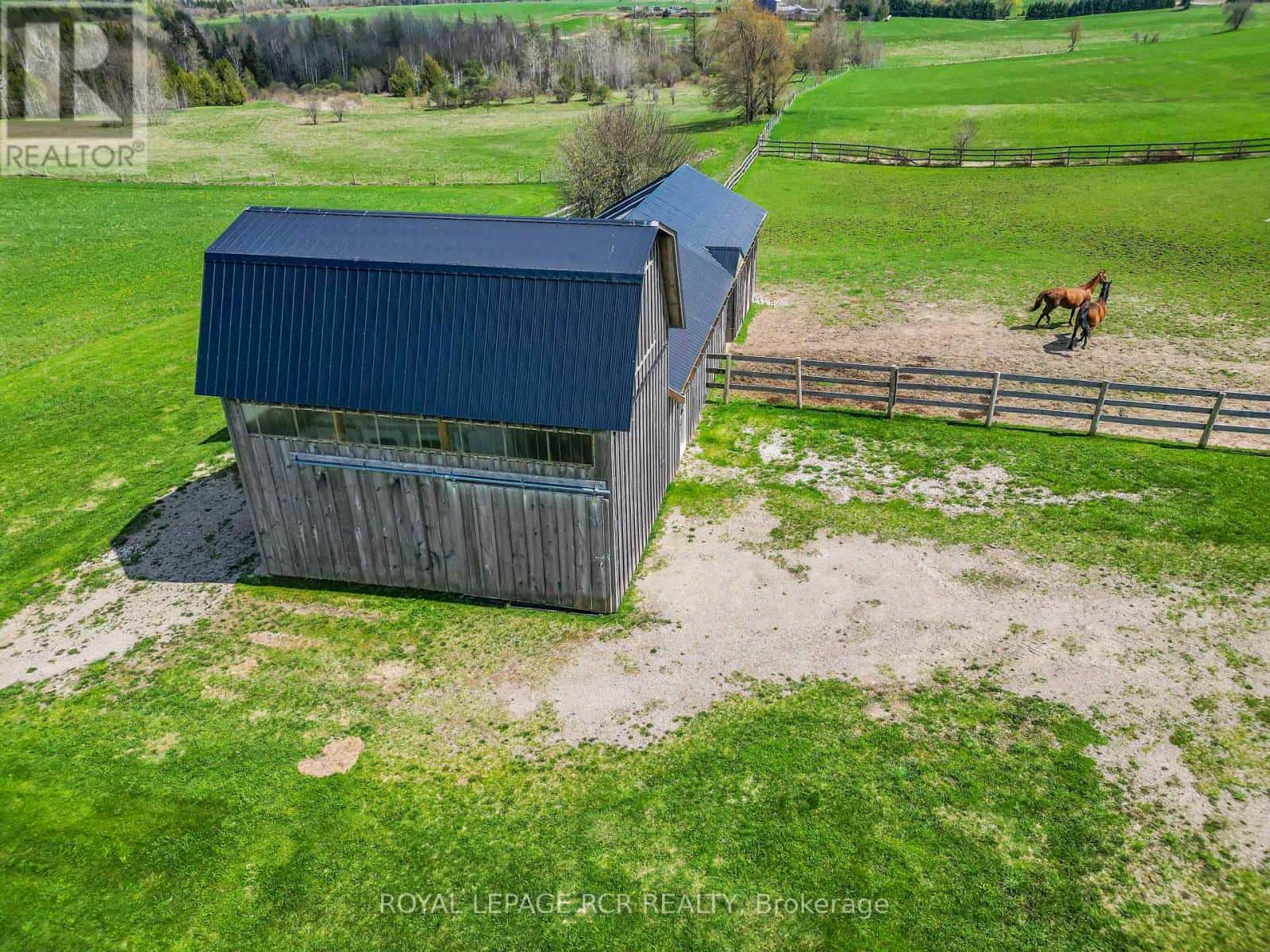 071533 10TH LINE — East Garafraxa, Ontario - Photo 4 of 49