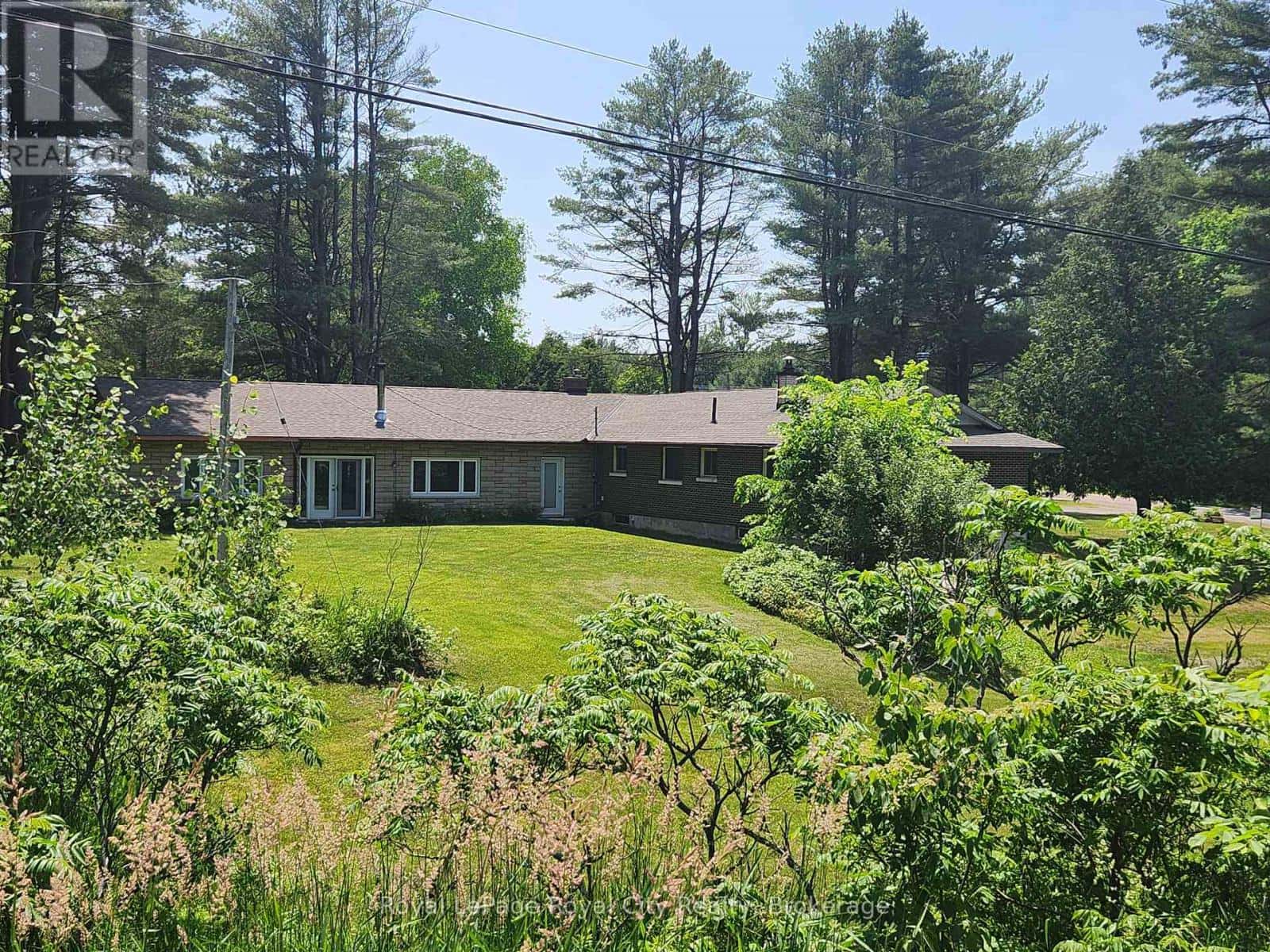 5 WILLIAM STREET — Bracebridge (Draper), Ontario - Photo 3 of 27