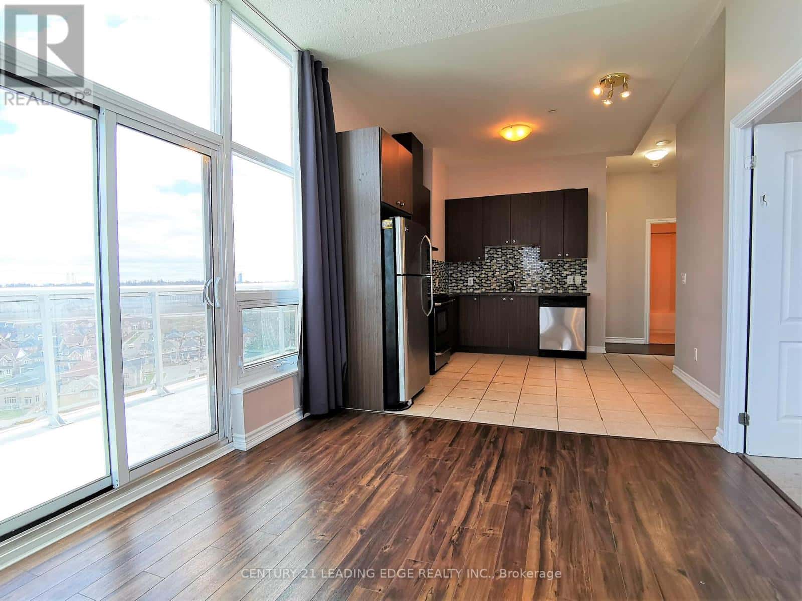 PH06 - 8323 KENNEDY ROAD — Markham (Village Green-South Unionville), Ontario - Photo 5 of 13