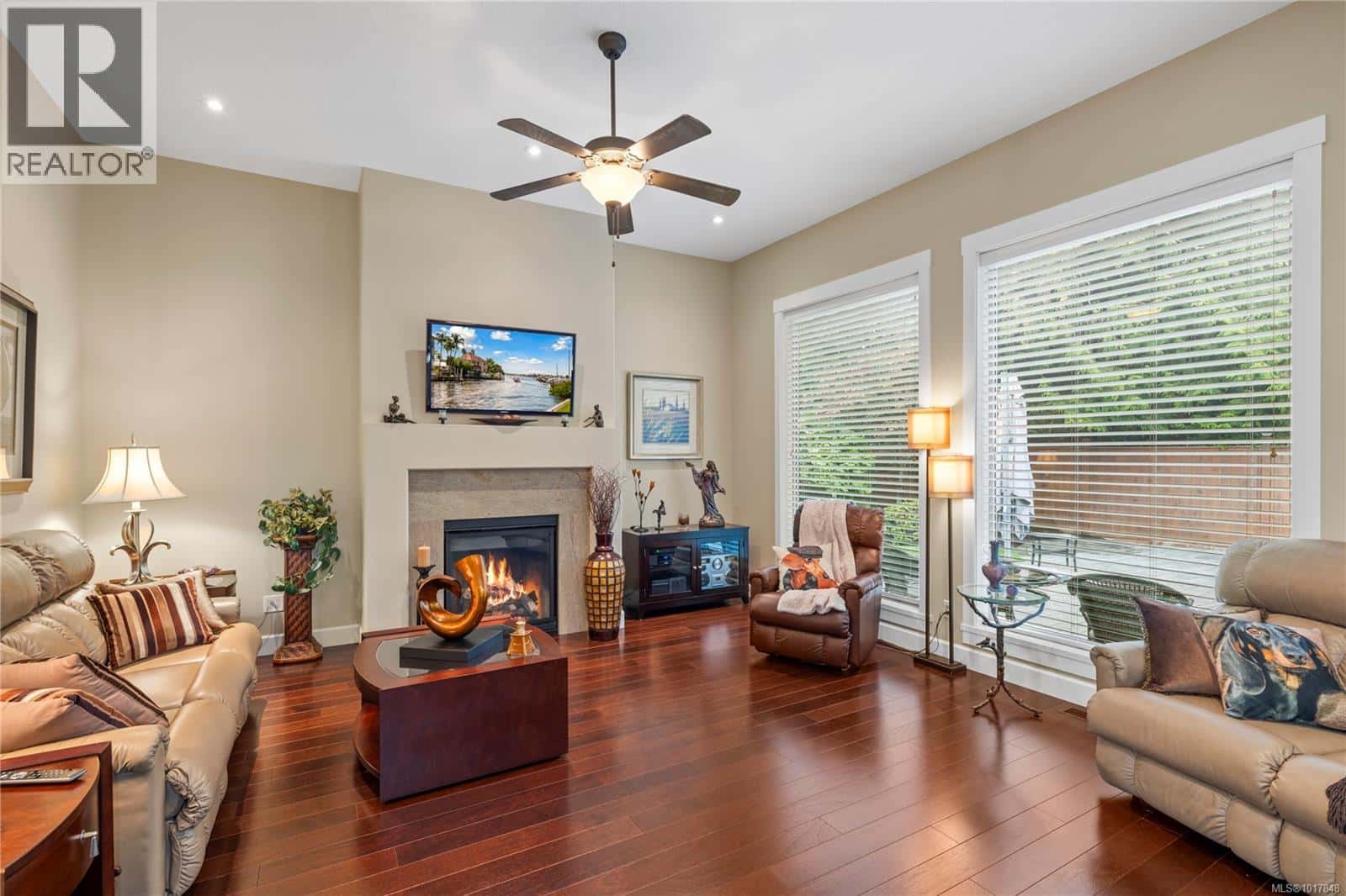 983 Windridge Pl — French Creek, British Columbia - Photo 4 of 36