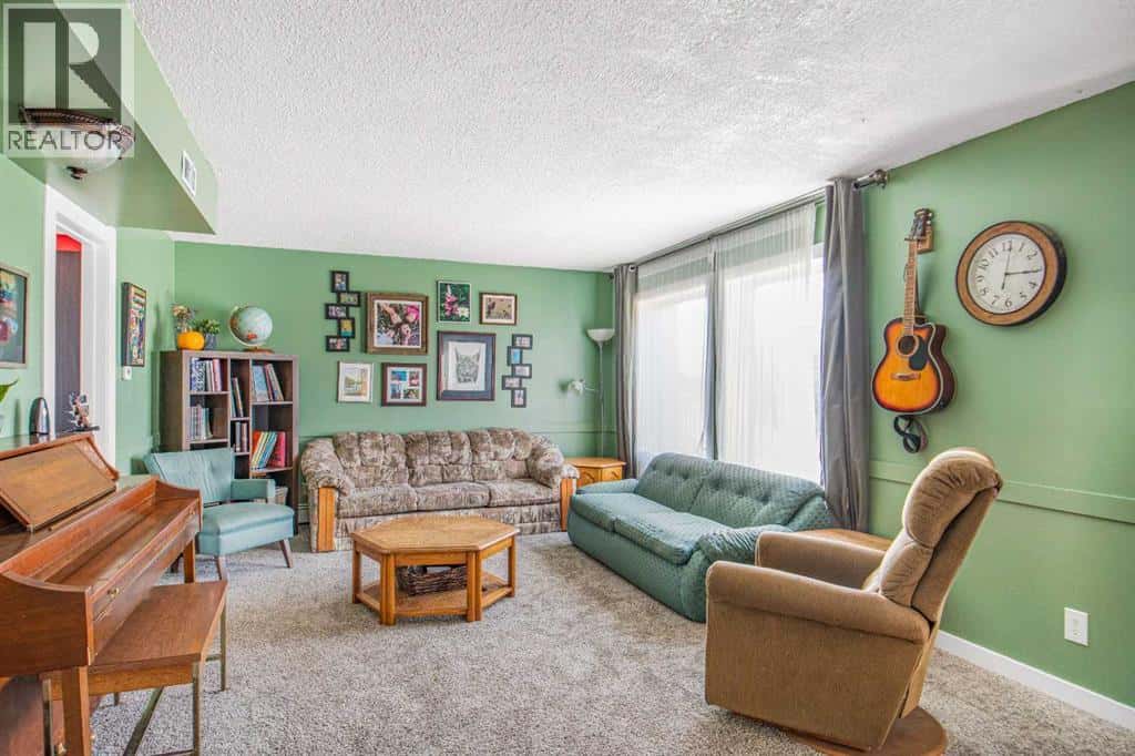 4603 55 Street — Rycroft, Alberta - Photo 3 of 37