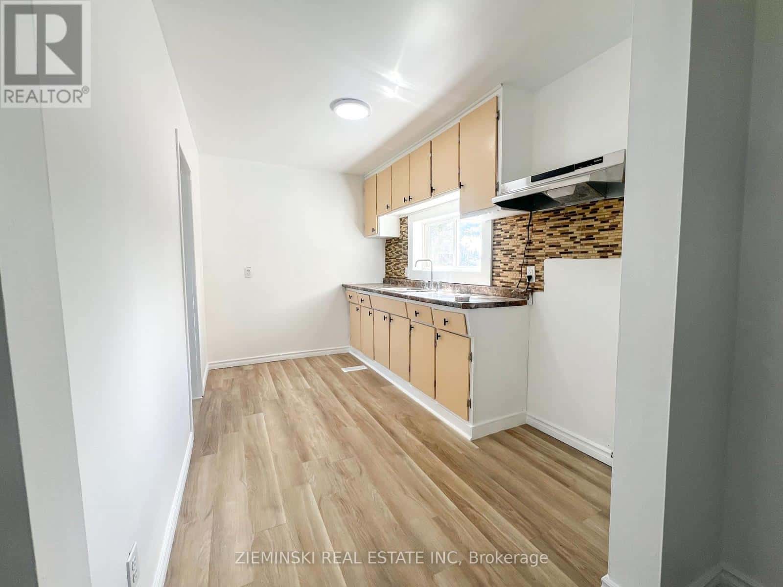 A - 310 NINTH AVENUE — Cochrane, Ontario - Photo 3 of 12