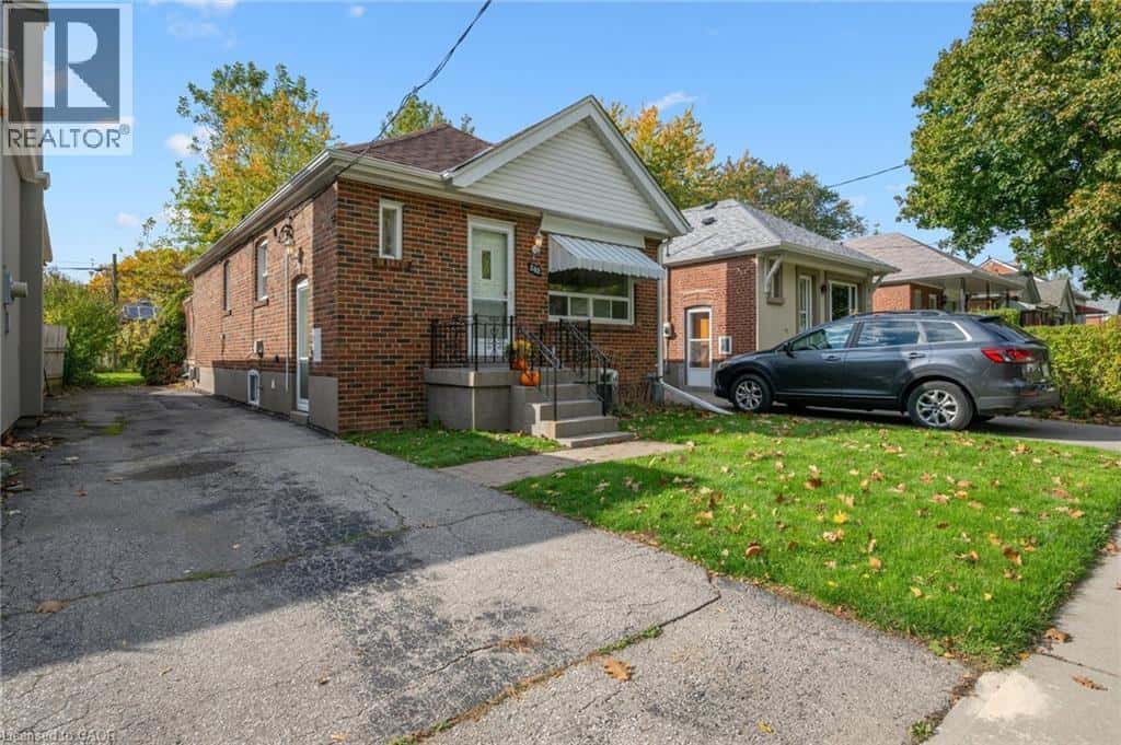 202 ALDERBRAE Avenue — Etobicoke, Ontario - Photo 3 of 42