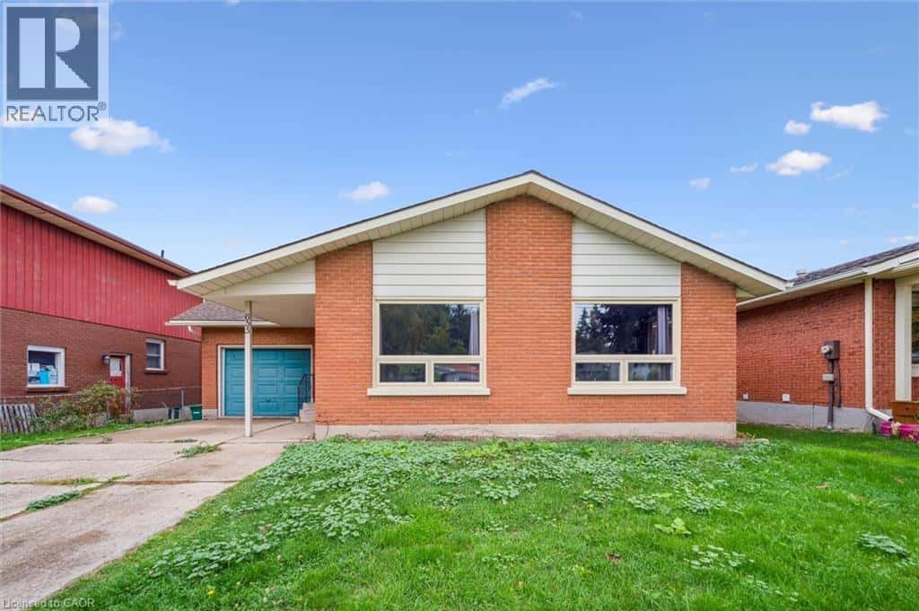 635 RAGLAN Street — Palmerston, Ontario - Photo 5 of 40