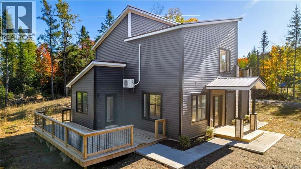 4 Thomas Creek Lane — Oak Bay, New Brunswick - Photo 4 of 40