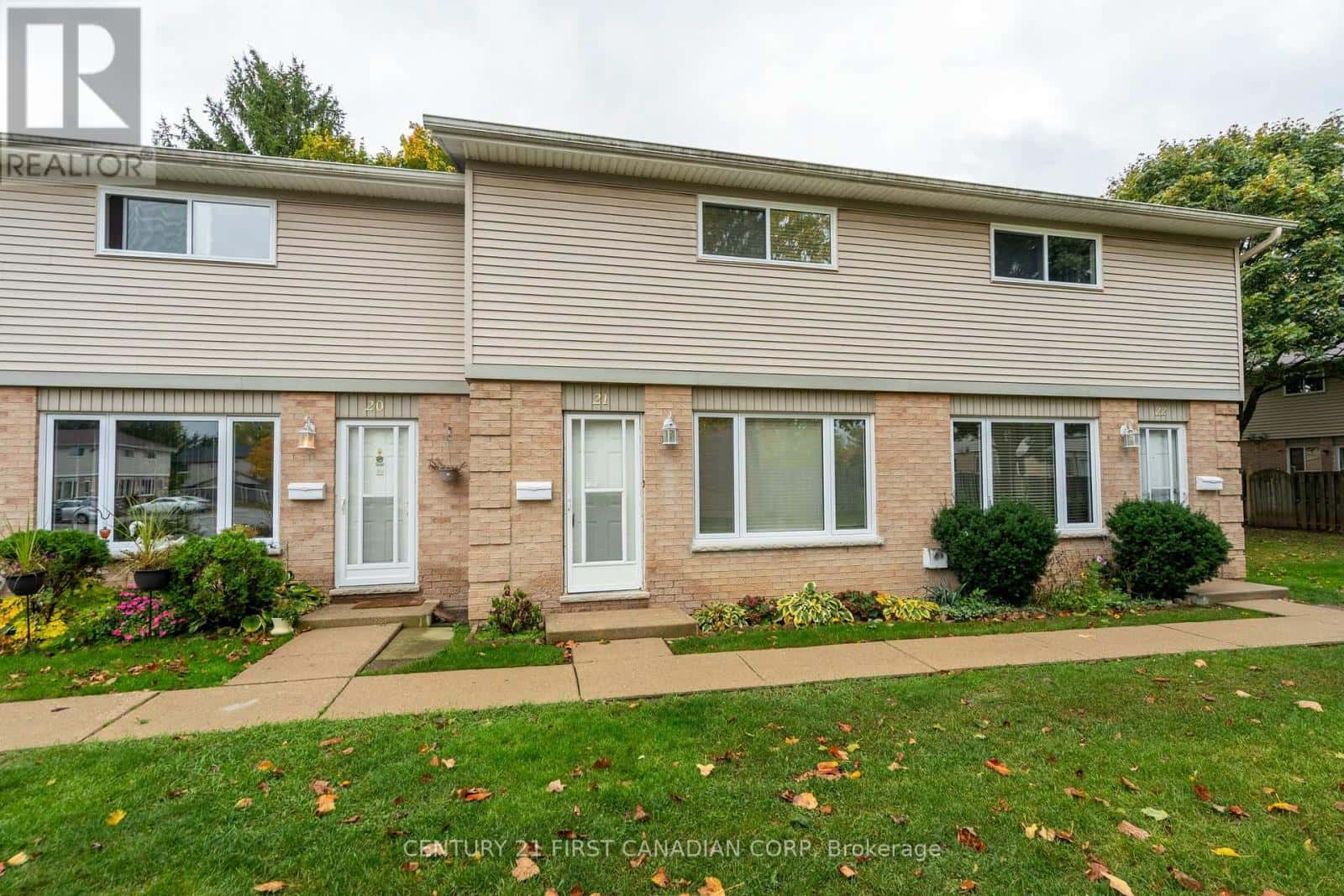 320 Westminster Avenue 21