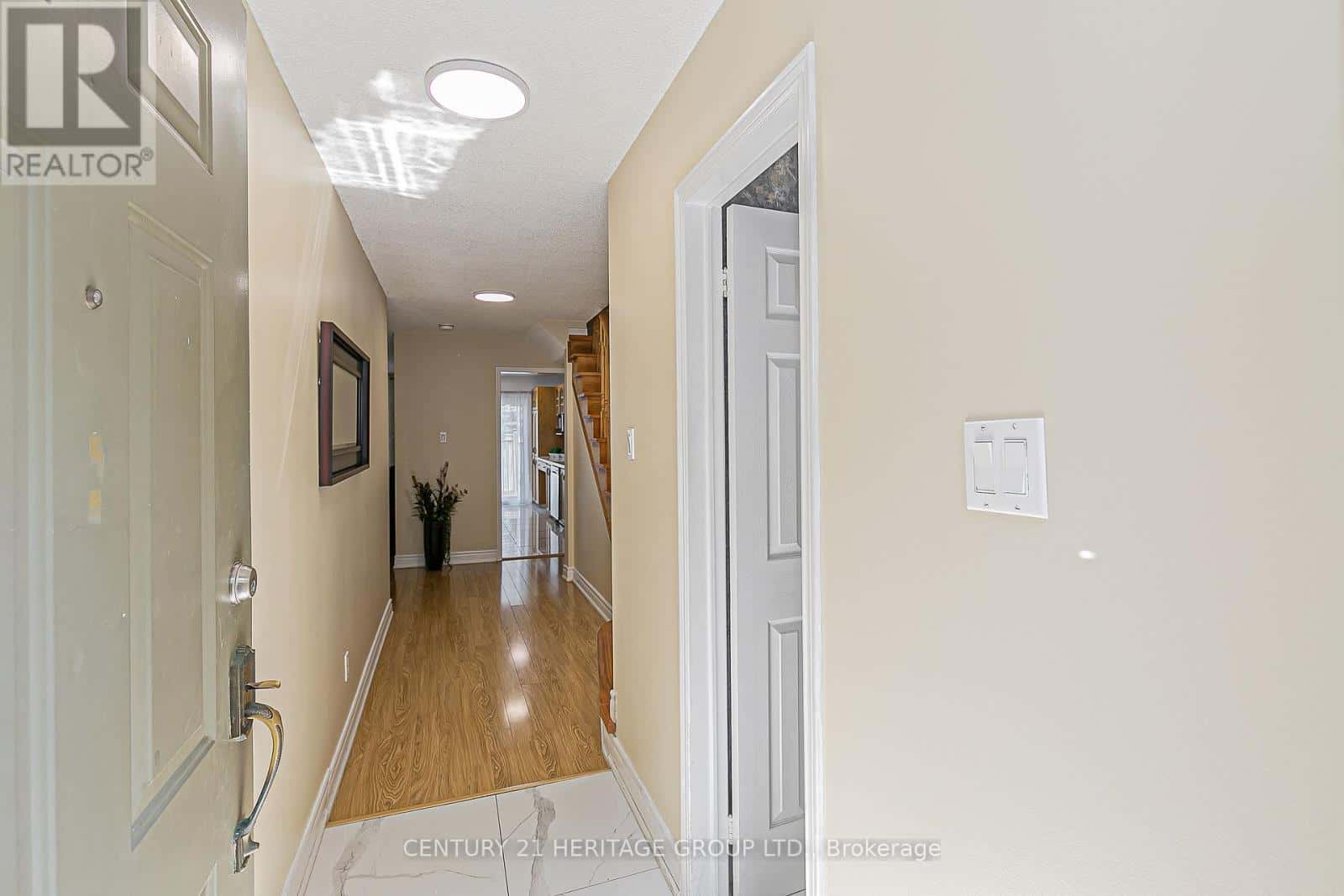 47 - 698 CARADONNA CRESCENT S — Newmarket (Armitage), Ontario - Photo 3 of 43