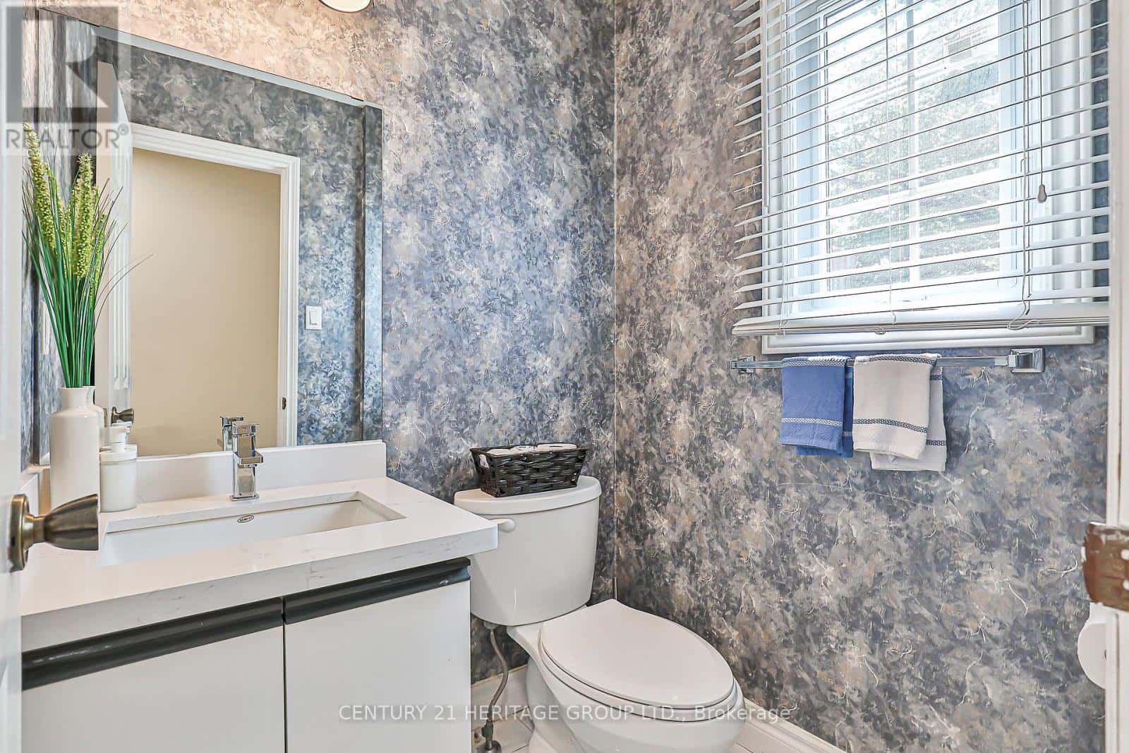 47 - 698 CARADONNA CRESCENT S — Newmarket (Armitage), Ontario - Photo 4 of 43