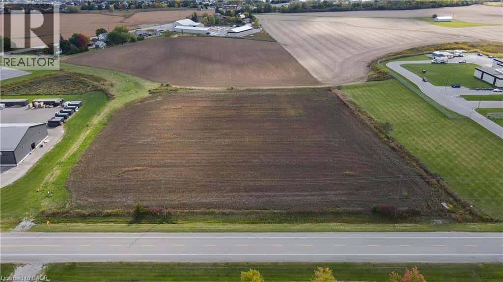 678 NANTICOKE CREEK Parkway — Haldimand County, Ontario - Photo 3 of 11