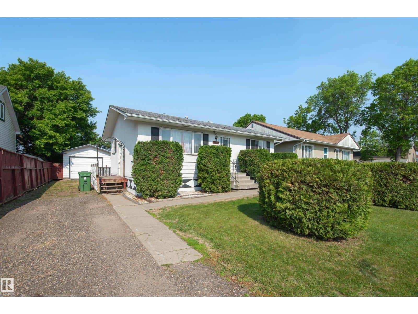 5110 50th ST — Bonnyville Town, Alberta - Photo 3 of 36