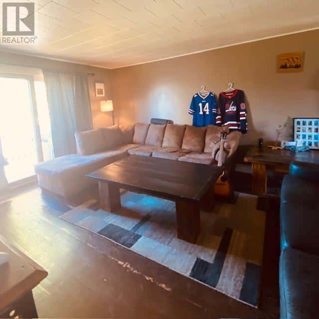 914 First ST W — Geraldton, Ontario - Photo 5 of 18