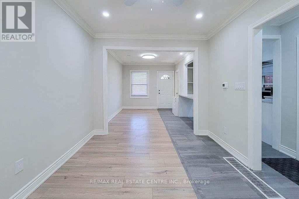 24 EAST 22ND STREET — Hamilton (Eastmount), Ontario - Photo 2 of 27