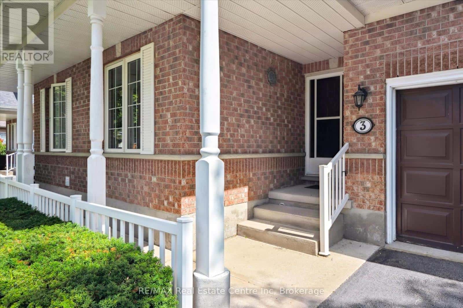 3 GARDENVIEW COURT — Guelph (Village By The Arboretum), Ontario - Photo 4 of 34