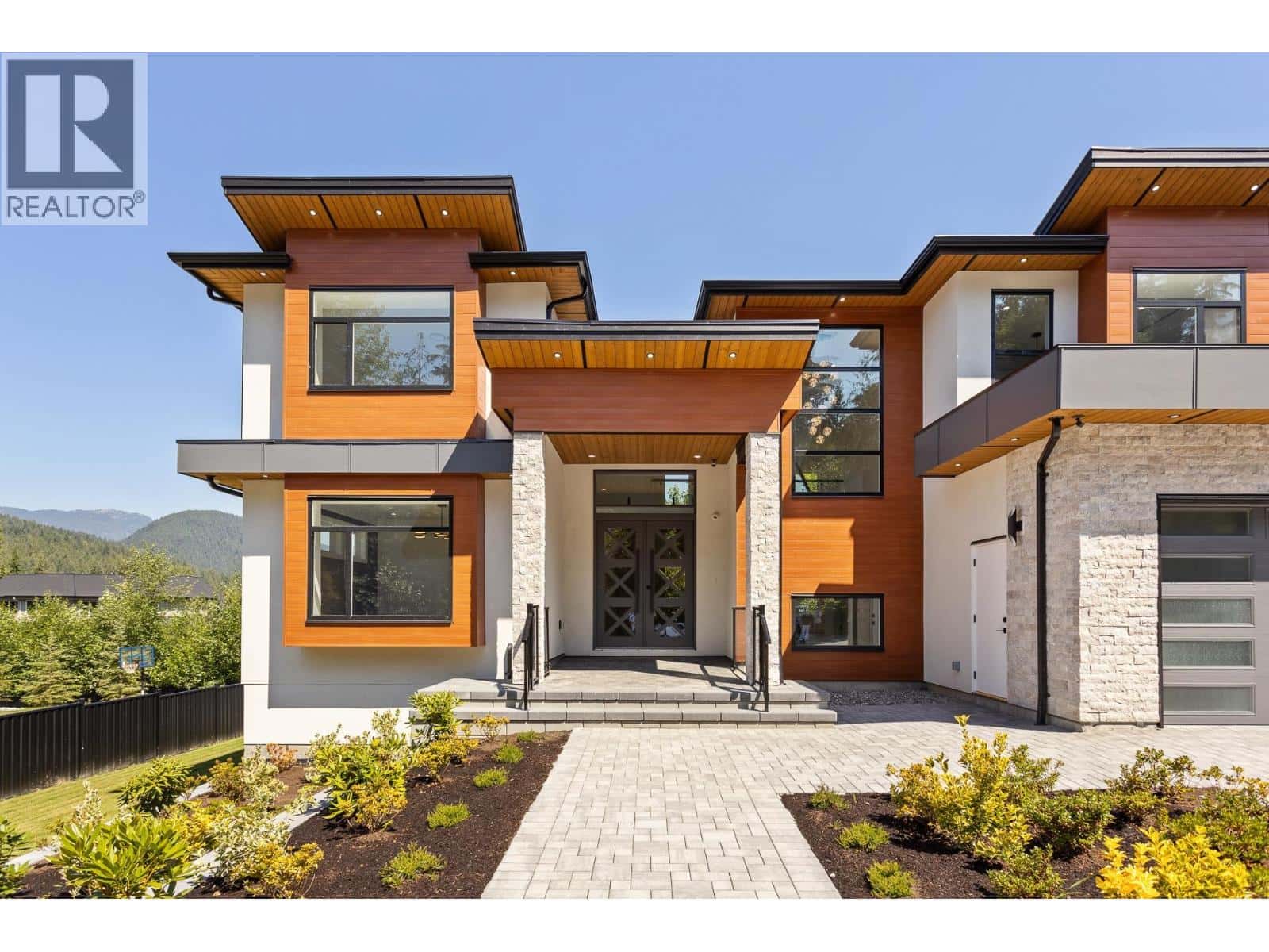 2961 EAGLECREST DRIVE — Anmore, British Columbia - Photo 2 of 40