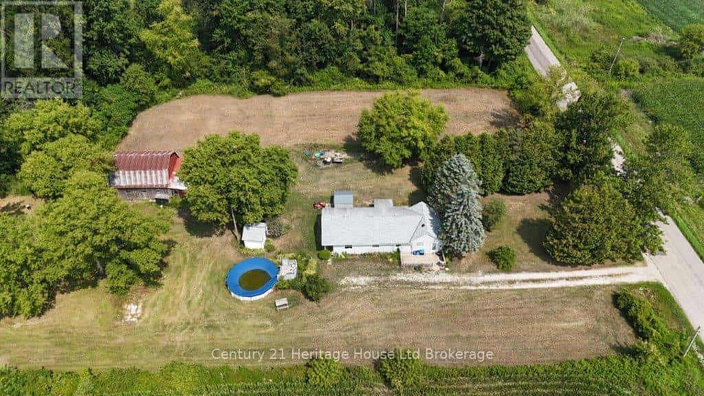 712011 MIDDLETOWN LINE — Norwich, Ontario - Photo 2 of 26