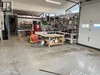 405 Sumner STREET — Esterhazy, Saskatchewan - Photo 4 of 24