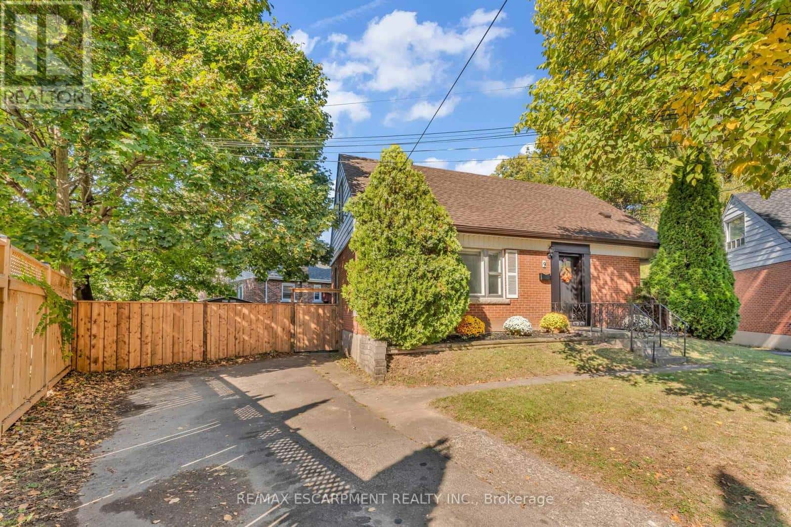 9 ELAINE COURT — Hamilton (Rosedale), Ontario - Photo 5 of 50