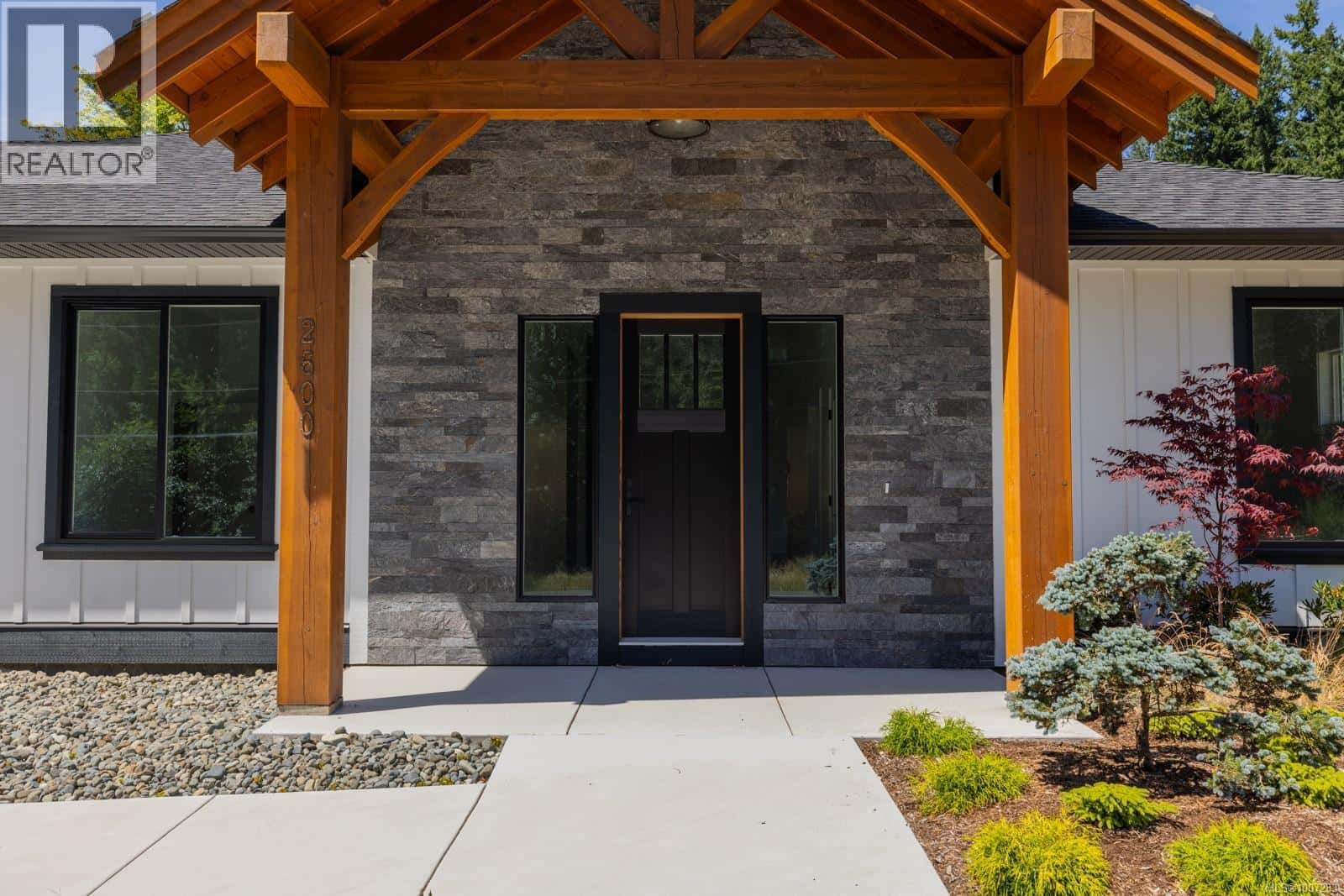 2600 Craven Cres — Mill Bay, British Columbia - Photo 3 of 34