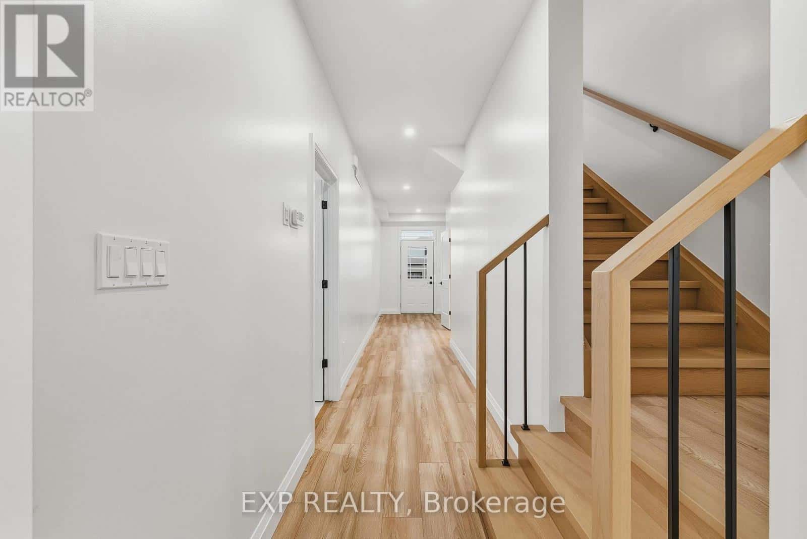 139 PUGH STREET — Perth East (Milverton), Ontario - Photo 4 of 34