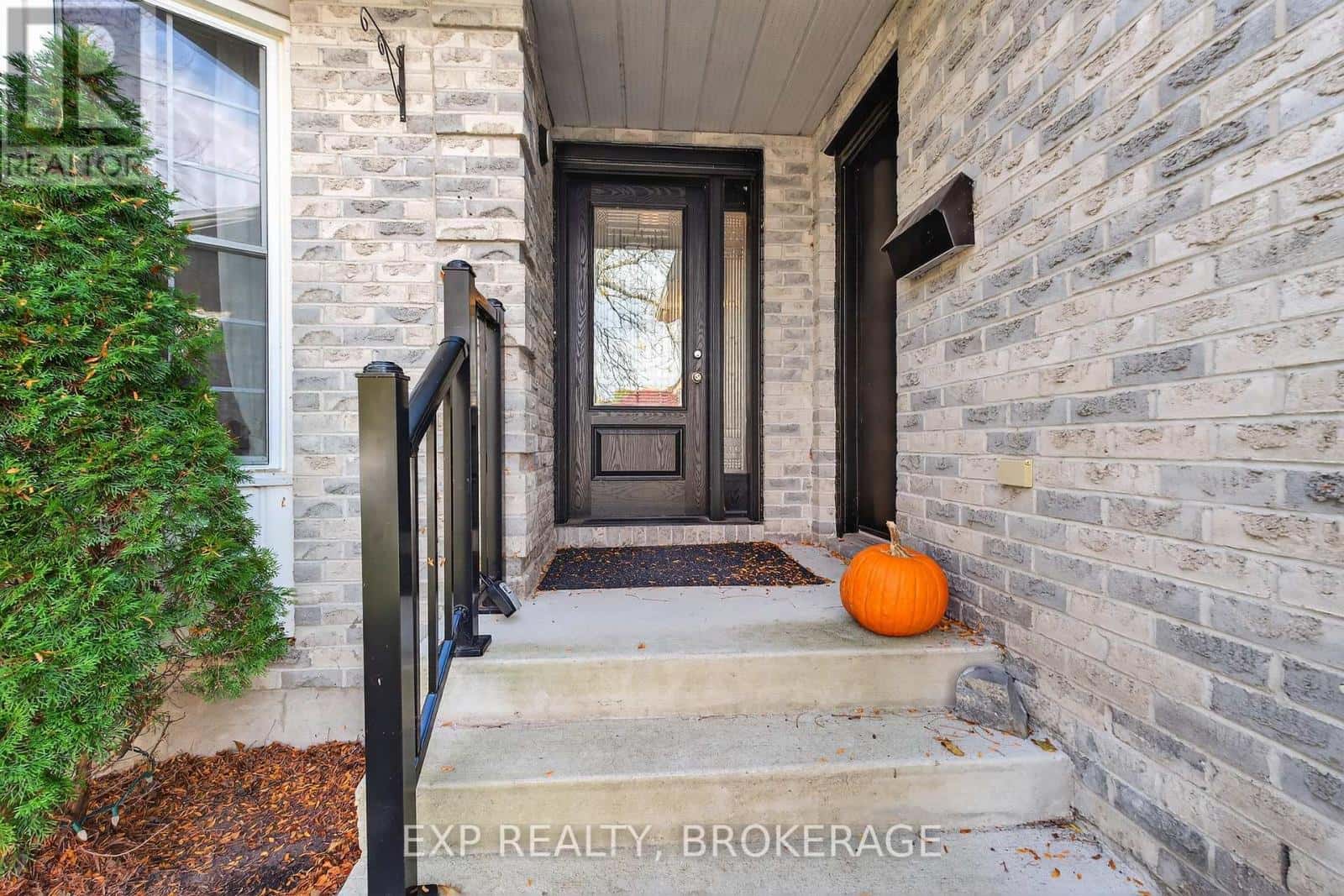 50 CHARTWELL CRESCENT — Kingston (Kingston East (Incl Barret Crt)), Ontario - Photo 4 of 47