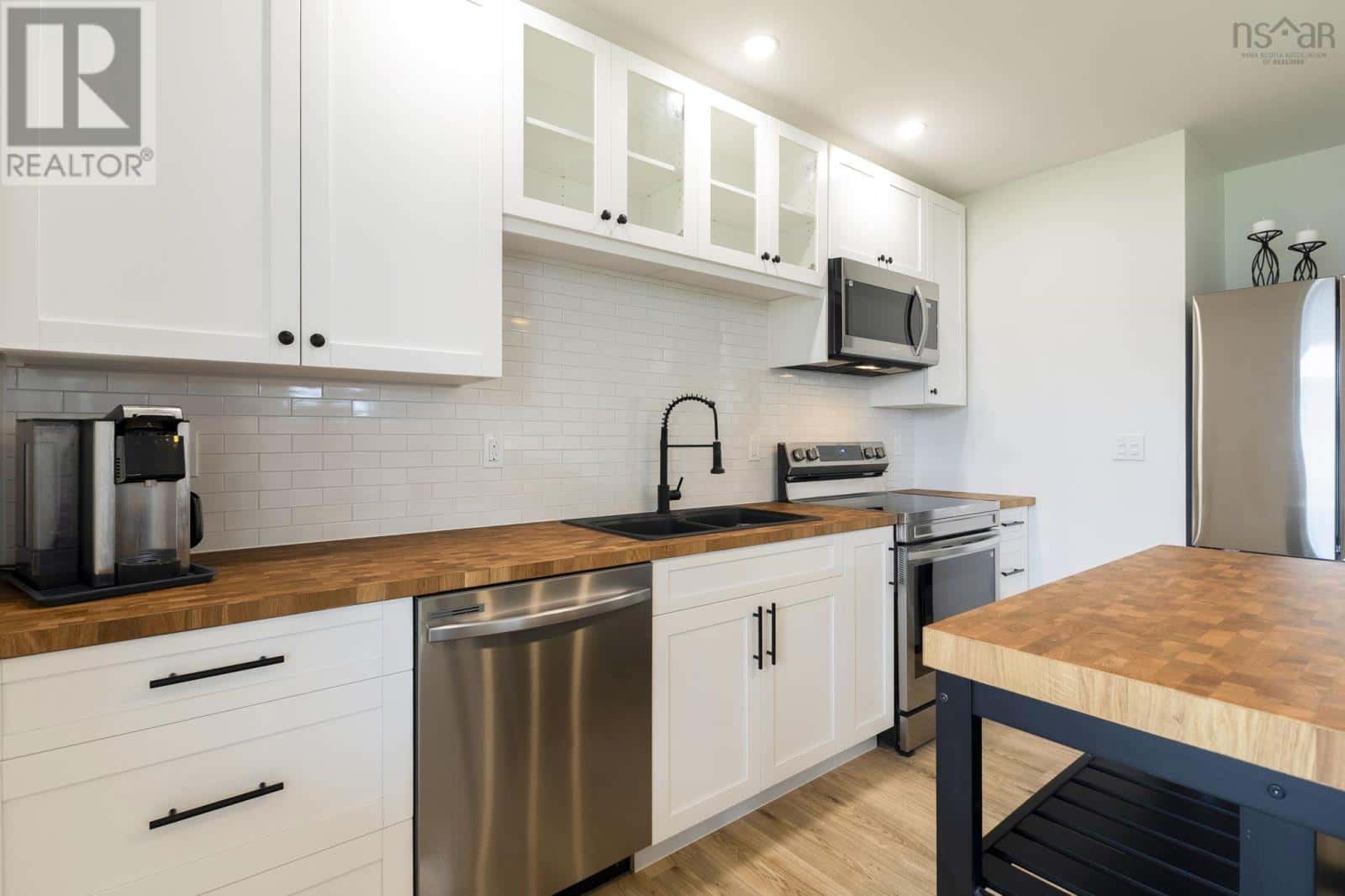 58 Oak St — Pictou, Nova Scotia - Photo 4 of 19