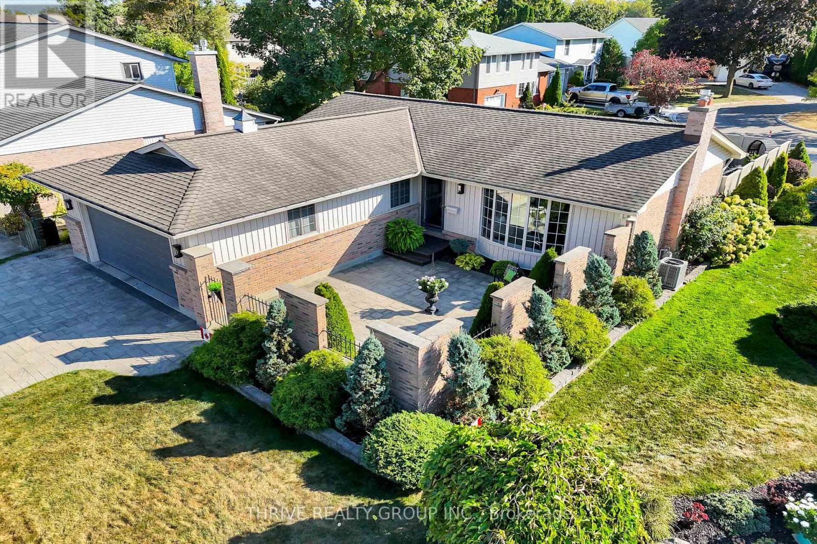 999 FARNHAM ROAD — London South (South M), Ontario - Main photo