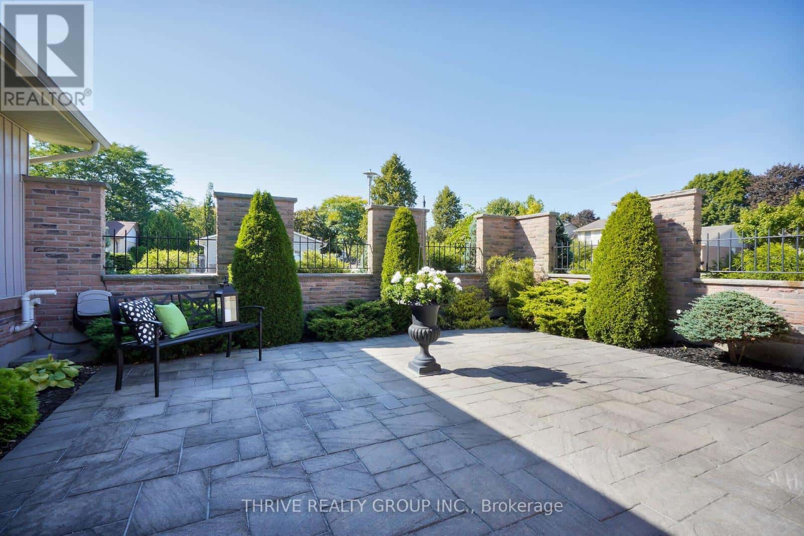 999 FARNHAM ROAD — London South (South M), Ontario - Photo 3 of 49