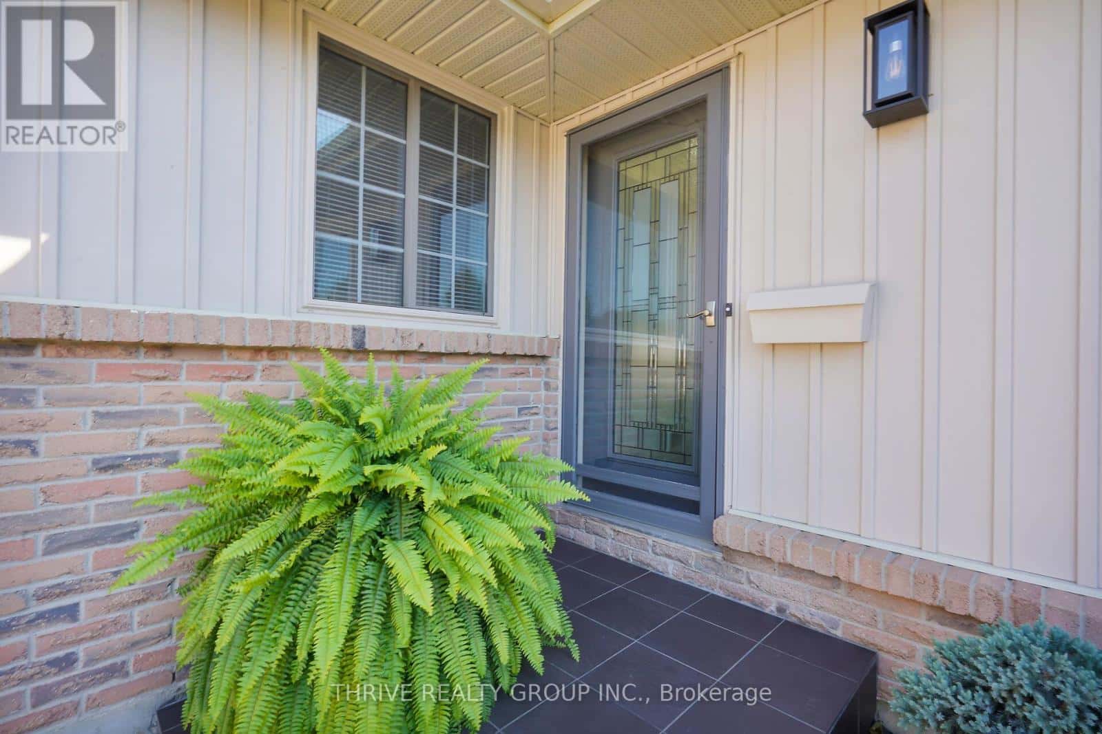 999 FARNHAM ROAD — London South (South M), Ontario - Photo 4 of 49