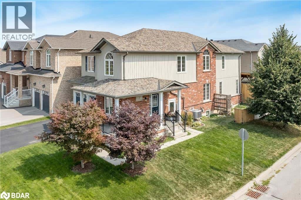 1 CARTER Street — Bradford, Ontario - Photo 2 of 47