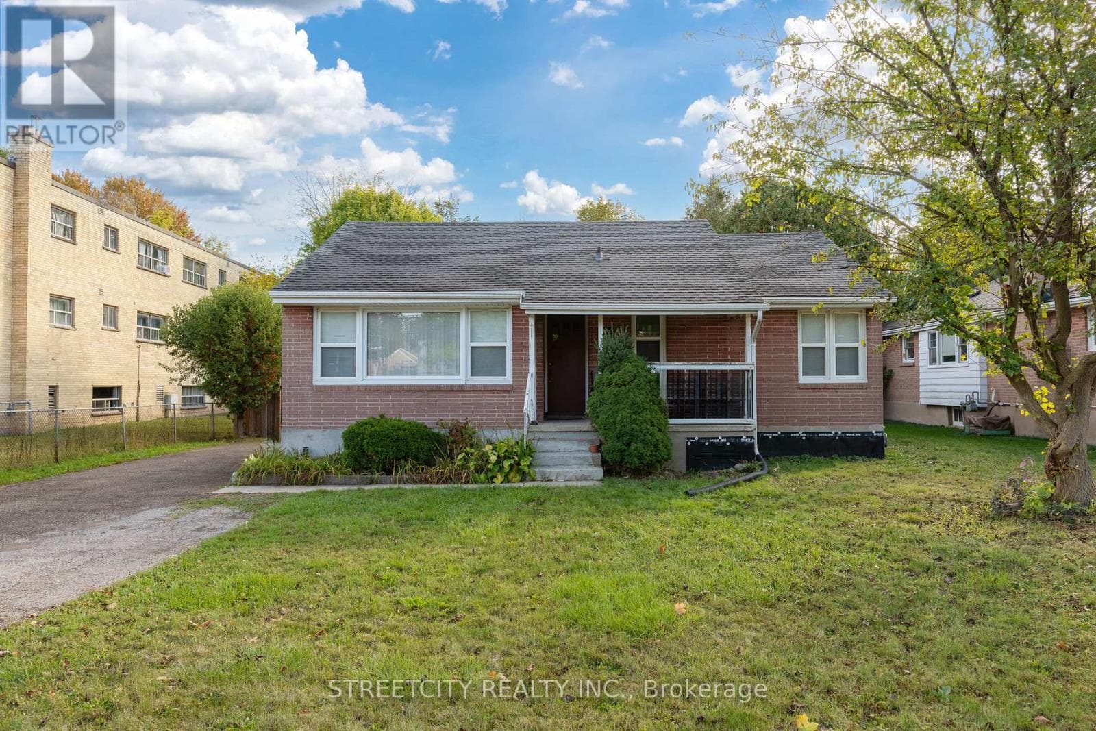 312 FAIRVIEW AVENUE — London South (South H), Ontario - Main photo