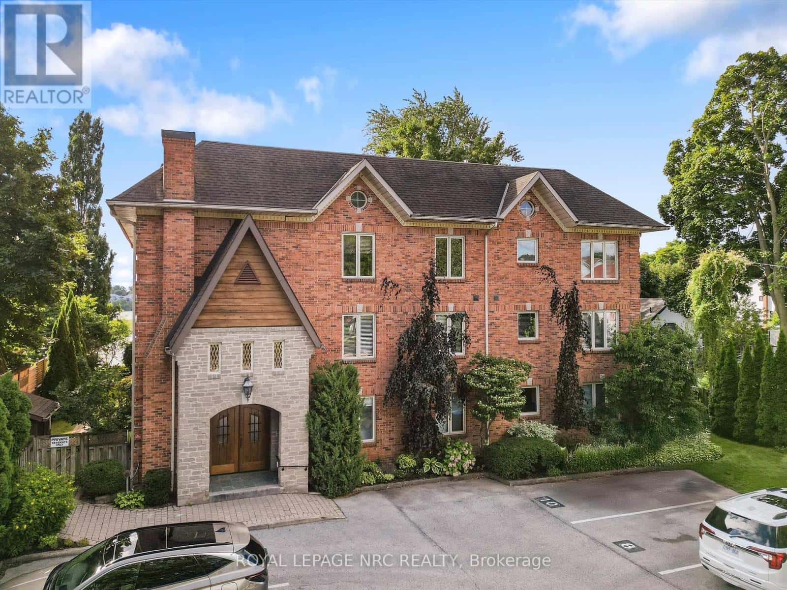 101 - 55 MAIN STREET — St. Catharines (Port Dalhousie), Ontario - Photo 2 of 29