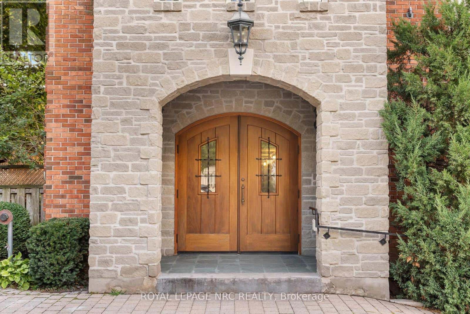 101 - 55 MAIN STREET — St. Catharines (Port Dalhousie), Ontario - Photo 3 of 29