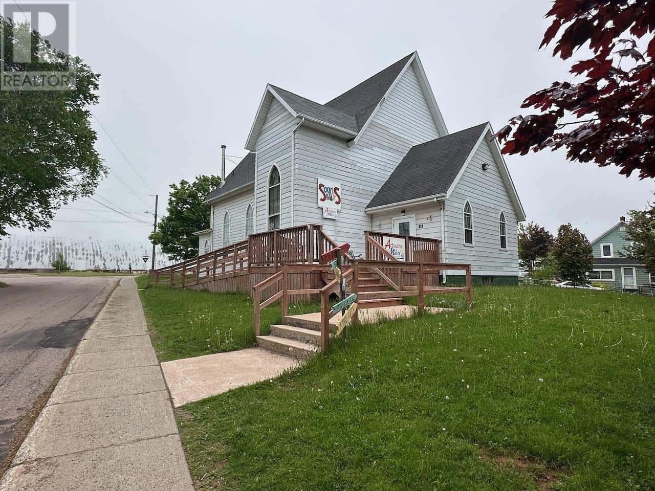 14 HEBREW Avenue — Souris, Prince Edward Island - Photo 3 of 37