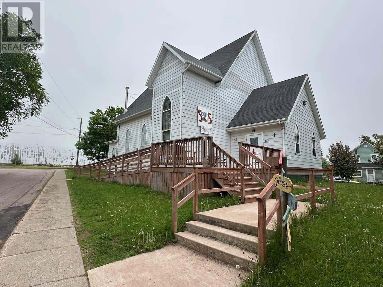 14 HEBREW Avenue — Souris, Prince Edward Island - Photo 4 of 37