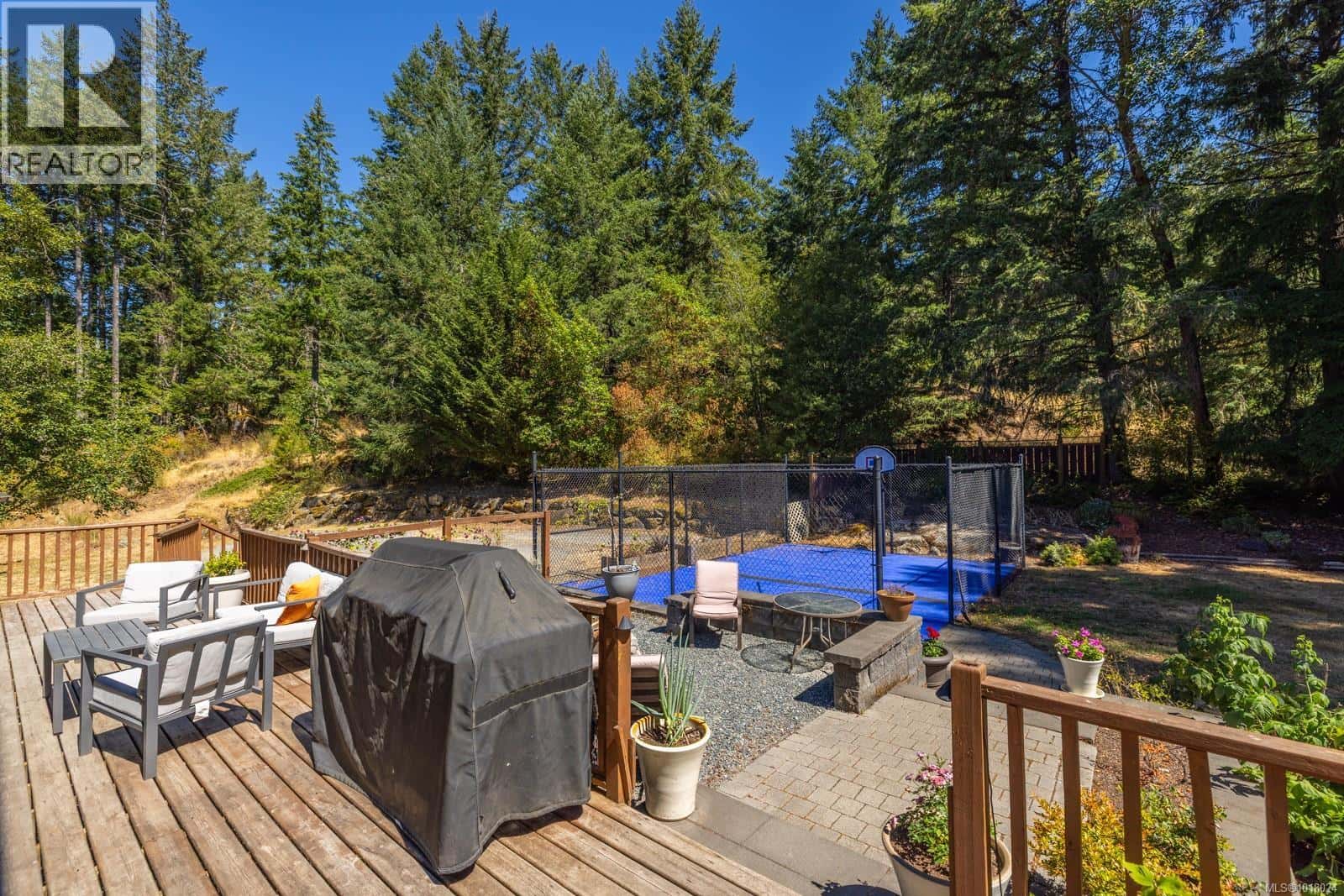 1725 Millstream Rd — Highlands, British Columbia - Photo 3 of 28