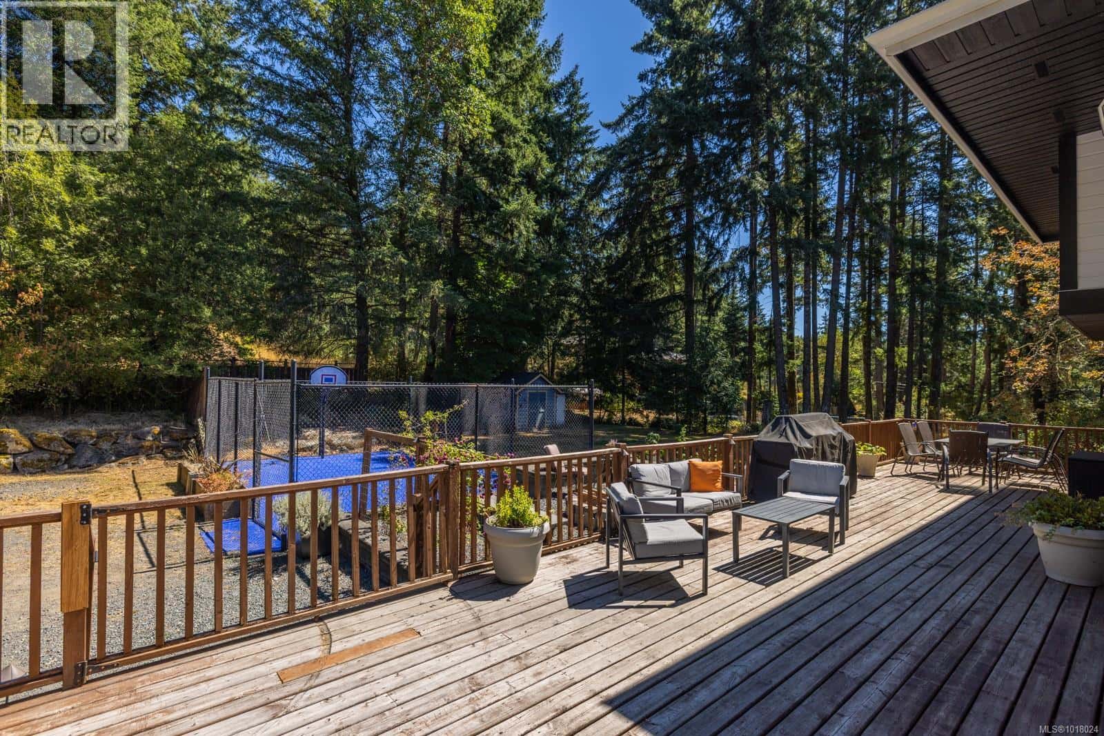 1725 Millstream Rd — Highlands, British Columbia - Photo 4 of 28