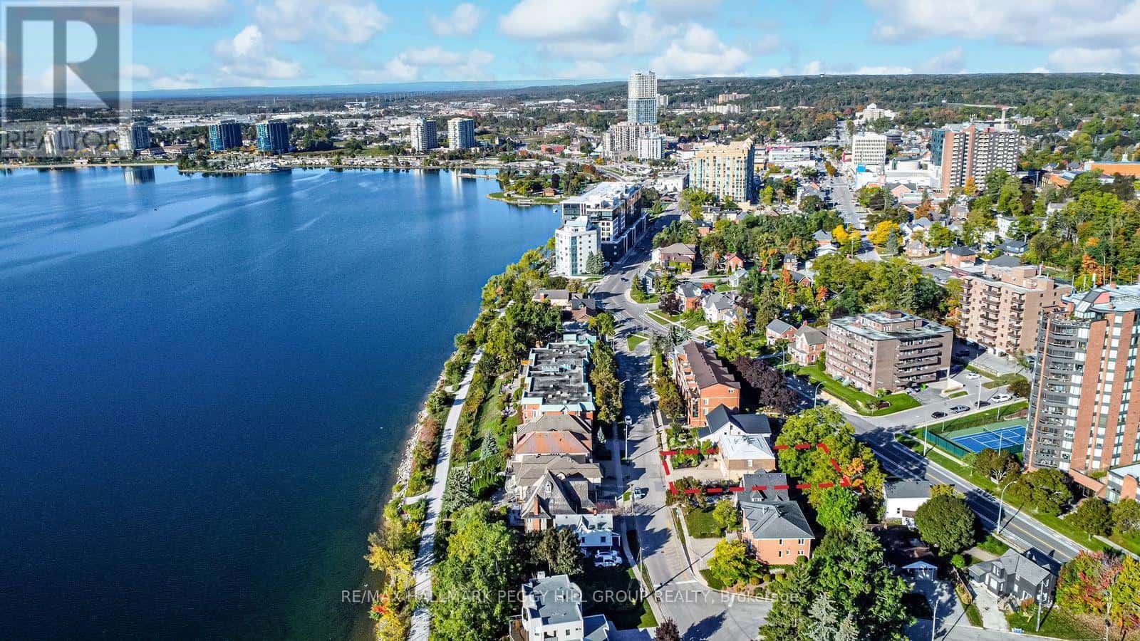 36 KEMPENFELT DRIVE — Barrie (North Shore), Ontario - Photo 2 of 21