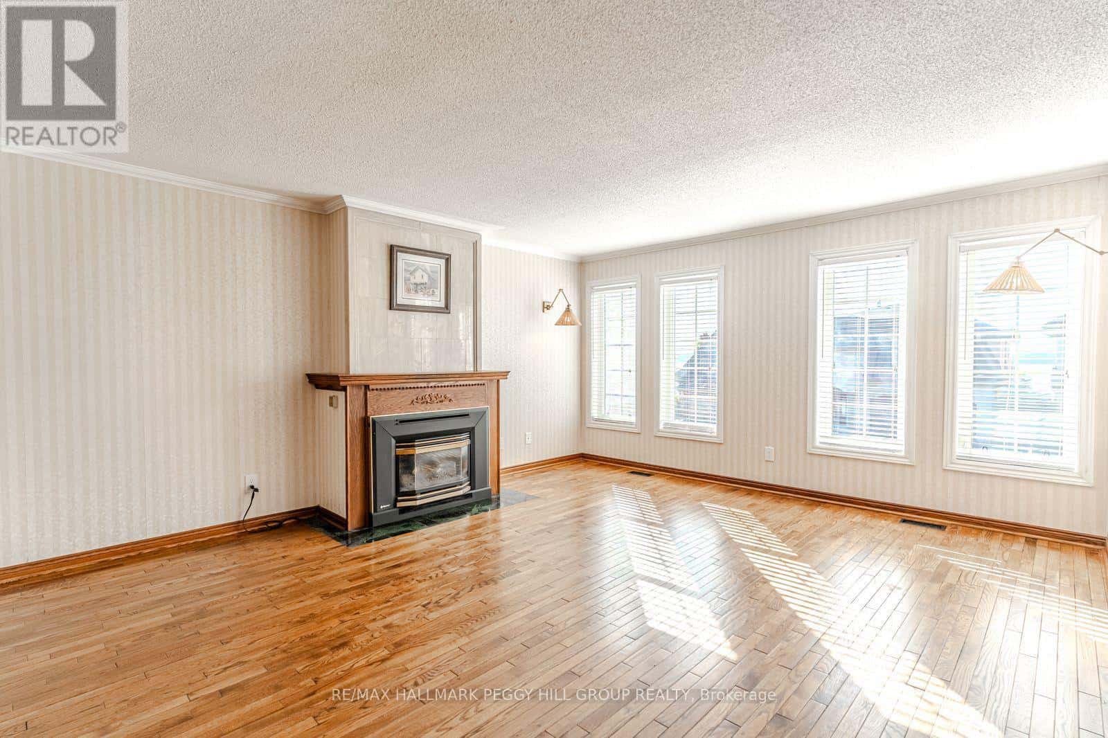 36 KEMPENFELT DRIVE — Barrie (North Shore), Ontario - Photo 4 of 21