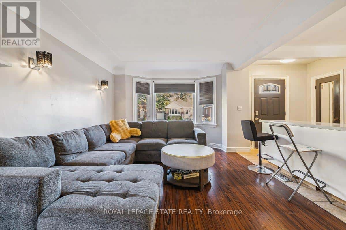 8 WAVELL AVENUE — Hamilton (Centremount), Ontario - Photo 4 of 18